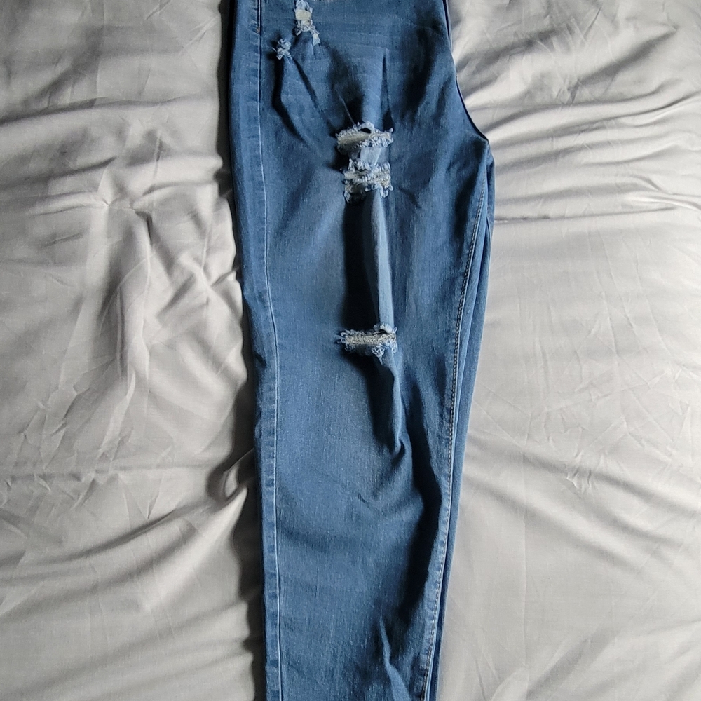 🌟 Boutique Distressed Skinny Ankle Jeans - Picture 7 of 10